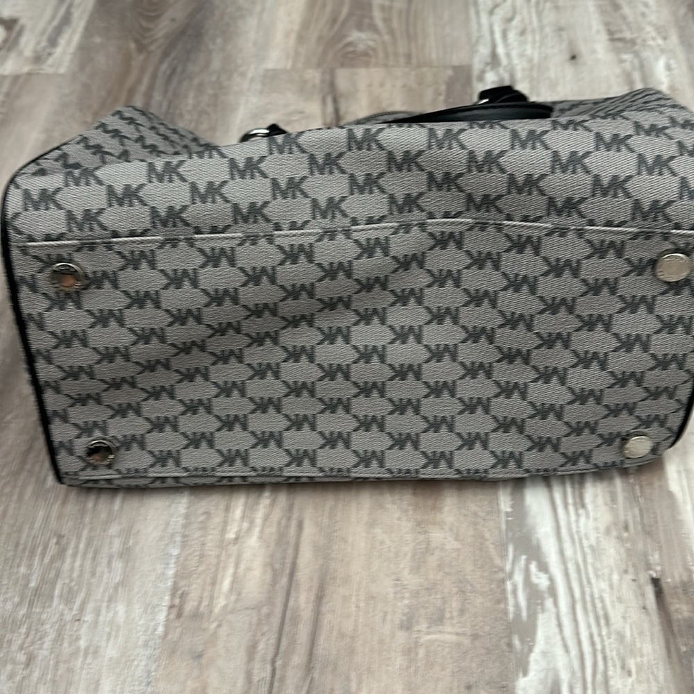 Michael Kors black and gray handbag - Picture 6 of 6